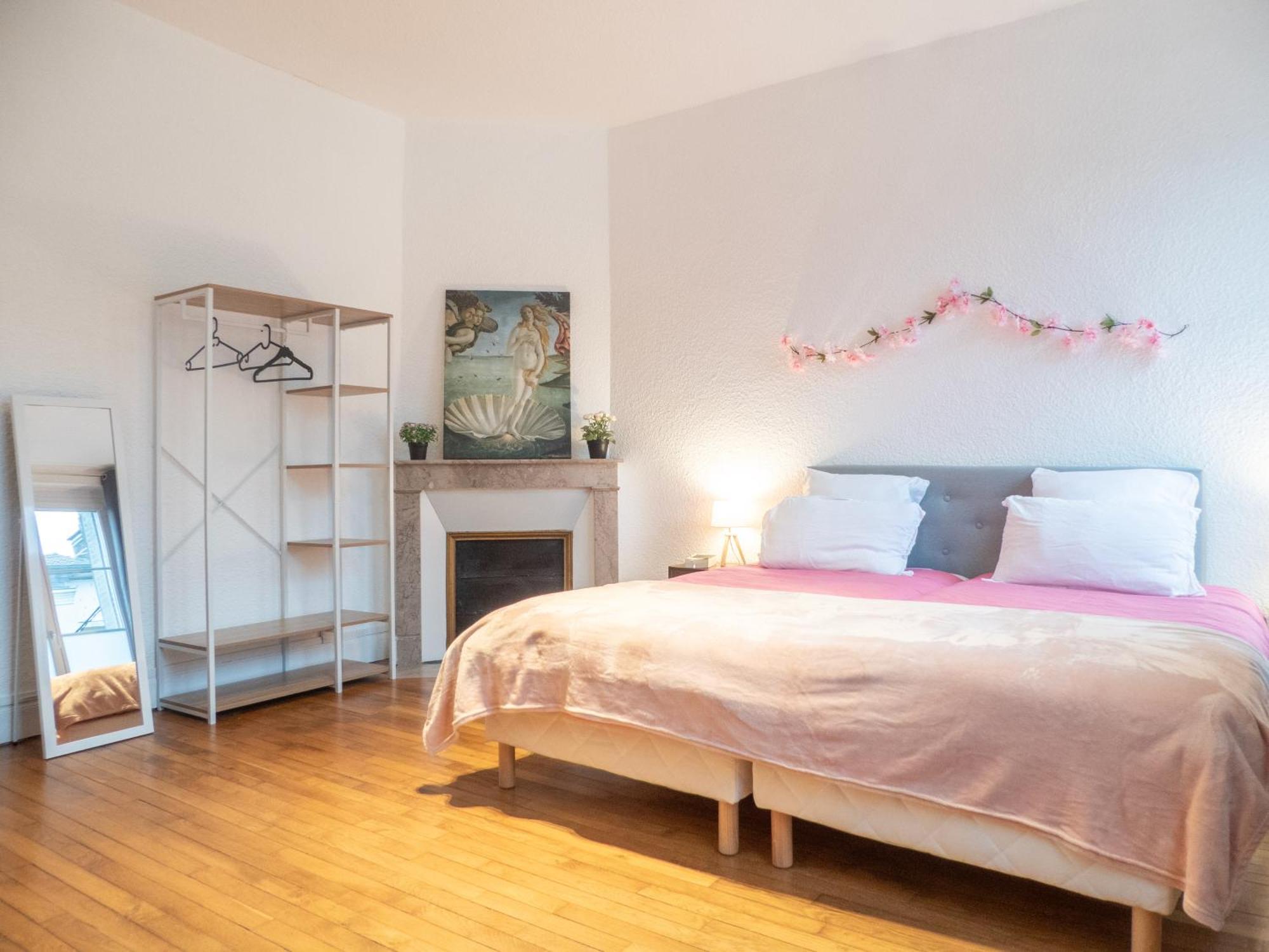 L'Amour De La Paix - Centre-Ville - Jardin - Proche Gare - Tv65"Primevideo - Ambiance Tres Chaleureuse - Parking Gratuit Sous-Video Surveillance Proche - Gere Par Presta-Zen'Services Verdun Exterior foto