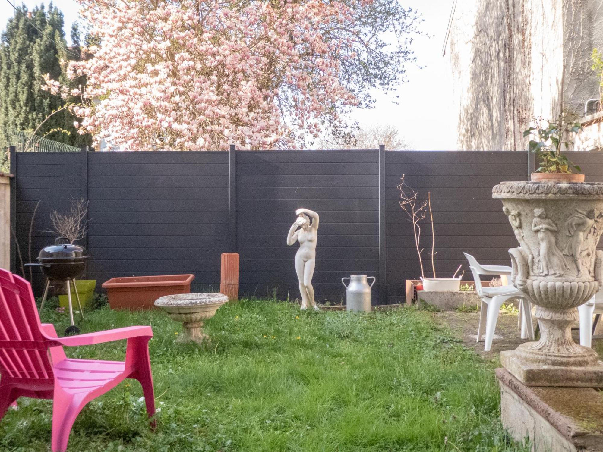 L'Amour De La Paix - Centre-Ville - Jardin - Proche Gare - Tv65"Primevideo - Ambiance Tres Chaleureuse - Parking Gratuit Sous-Video Surveillance Proche - Gere Par Presta-Zen'Services Verdun Exterior foto